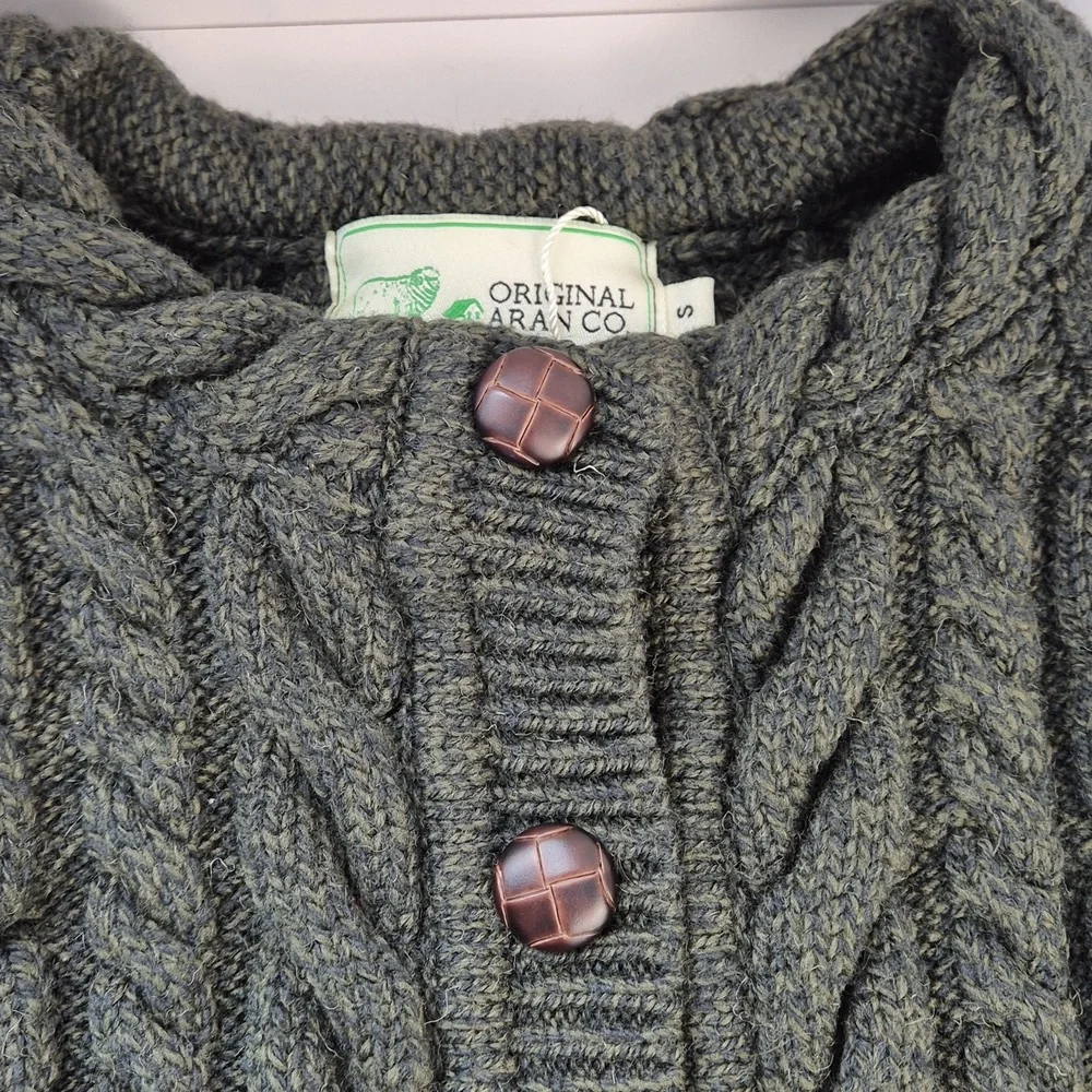100% Wool Original Aran Co Green Merino Cable Knit Cardigan Sweater Size Small - Picture 7 of 12
